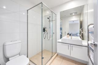Wānaka 2BR | Walk to Town | Free Parking - 1