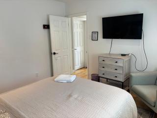 Clearbrooke Gem- Bright Private Bedroom close to YYZ - 5