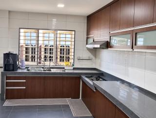 Kuching Homestay Double Storey - 2