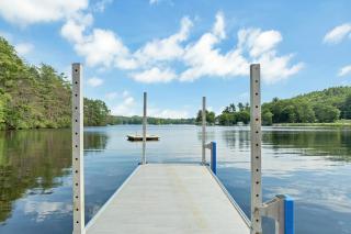 Cozy Fall Lakefront Bonfires Hot Tub Views - 9