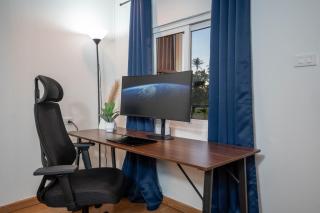 Dual Workstation Lakeside Bungalow and 2 Monitors - 5