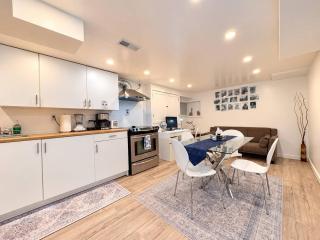 Silverado Suite Modern Quiet 2BR Queen's Downtown - 8