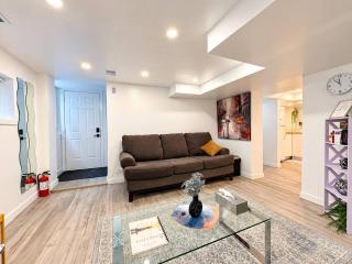 Silverado Suite Modern Quiet 2BR Queen's Downtown - 2