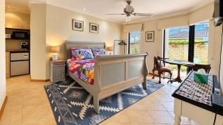 Pelican Retreat - 2