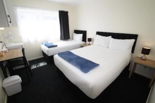 Twin Coast Adventures Motel & Cycle Hire - 7