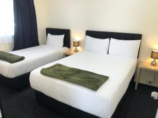 Twin Coast Adventures Motel & Cycle Hire - 6
