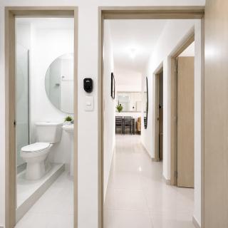 Apartamento Moderno Central cerca al Centro Historico y Playa, Balcon con Vista, Piscina, Gym, Aire Acondicionado, Lavadora, Cocina - 0