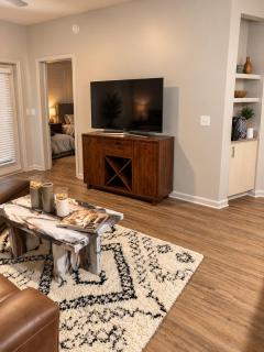 Modern 2BR Retreat near Polaris Pool & Gym - 9