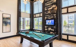 Modern 2BR Retreat near Polaris Pool & Gym - 4