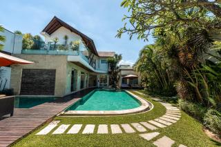 Spacious 4BR Villa with Pool in Central Seminyak - Seminyak - 9