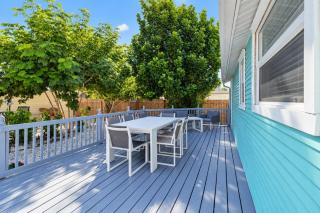 Cozy Cottage! Champagne on Beer Budget! Steps2Sand - Longboat Key - 4