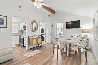 Cozy Cottage! Champagne on Beer Budget! Steps2Sand - Longboat Key - 1