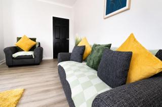 (Free Parking-Sleeps 6-3 Bedrooms-Glasgow Airpor - 9