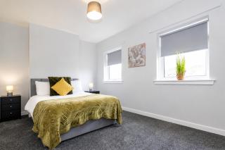 (Free Parking-Sleeps 6-3 Bedrooms-Glasgow Airpor - 1