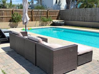 Neto's Nest, steps to beach, pool, sleeps 18 plus - 2