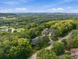 The Architect’s Overlook Sweeping Valley Views - 4