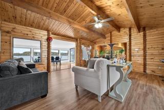 Waterfront Cottage Boats Hot Tub Firepit and BBQ - 7