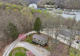 Charming Lake House With Boat Ramp on Center Hill - 0