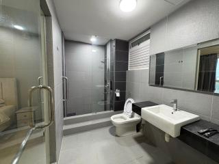 Spacious Stay at Danga Bay - Entire Unit - 9