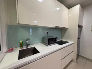 Spacious Stay at Danga Bay - Entire Unit - 3