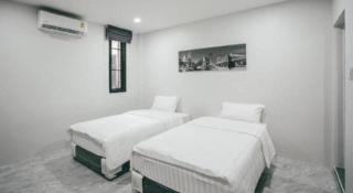 SKY's HOUSE - 2