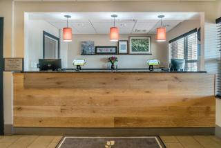 Country Inn & Suites by Radisson, Rossford - Toledo South - 8