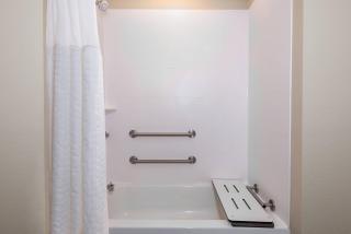 Coral Pointe Sarasota, an Ascend Collection Hotel - 3