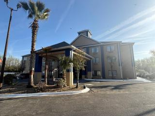 Clarion Pointe Jesup - 9