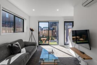 Modern 2 Bedroom Retreat Walk Everywhere - 5