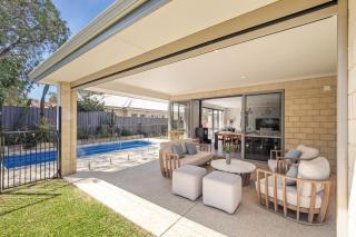 Cape Retreat - Refined Pool House near Town & Beach - 0
