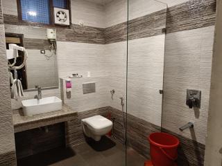 King Castle Mcleodganj-centrally heated and air cooled- Near MALL Road - Free Parking - 5
