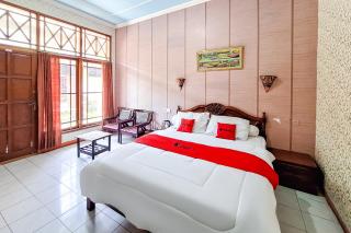 RedDoorz at Hotel Puri Merbabu Asri Boyolali - 0