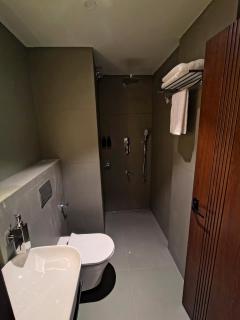 Raff Inn Suites - 9