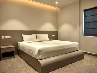 Raff Inn Suites - 1