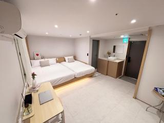 Monolith Stay Hotel Incheon Bupyeong Station - 2