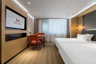 Fudi Grand Hotel, Heritage Building Near Xintiandi, Tianzifang & Metro Line 9, Shanghai - Shanghai - 2