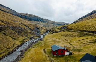 Saksun Mountain & Beach Cottage - 6