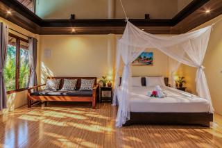 Jonas and Twins Beach Resort - 8