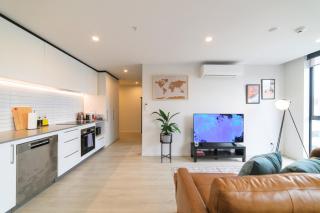 2BR with Balcony in Christchurch CBD - Sleeps 4 - 3