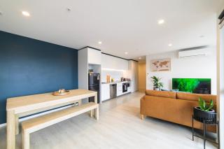 2BR with Balcony in Christchurch CBD - Sleeps 4 - 2