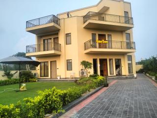 Lime Tree Villa in Dwarka Expressway Yashobhoomi 10 min Away - 1
