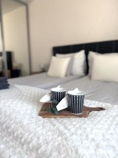 Cozy Retreat with free parking - 9