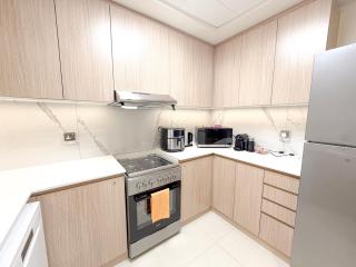 Curated Designer 1 Bedroom with Custom Furnishing - Steps from the Sea - 1
