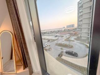 Curated Designer 1 Bedroom with Custom Furnishing - Steps from the Sea - 7