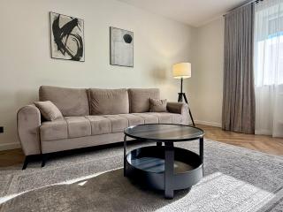 16th Avenue Luxury Apartment - 9