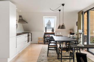 Newly renovated 125 sqm apartment with balcony - 0