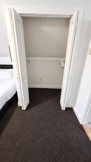 One-Bedroom Apartment with Private Kitchen and Free Parking - 5