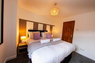 Barry Vibes 3BR House by The One Retreats Short Lets & Serviced Accommodation Barry close to Barry Island - 2