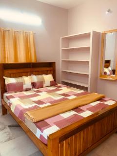 AISHWARYA HOME STAY Double bed 2 nd floor no lift - 8