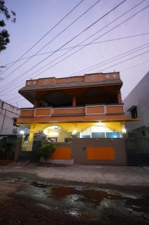 AISHWARYA HOME STAY Double bed 2 nd floor no lift - 2